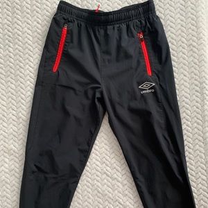 Boys size S 6/7 Umbro training pants